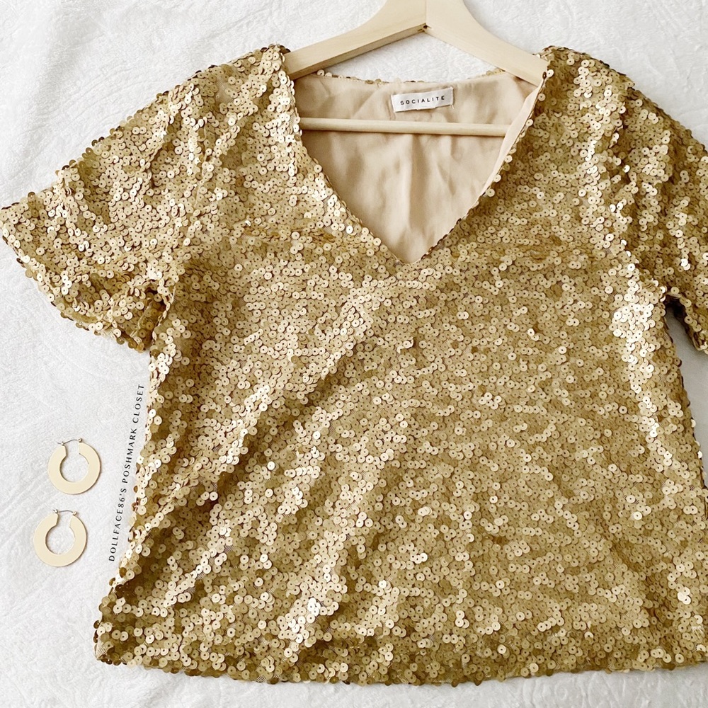 Socialite Sequin Gold Boxy V-Neck Top - Picture 1 of 12